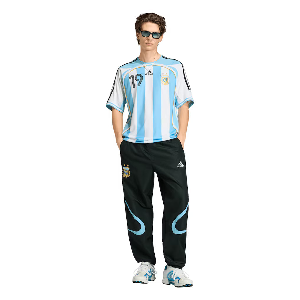 Argentina Retro 2006 Home Jersey - Messi #19